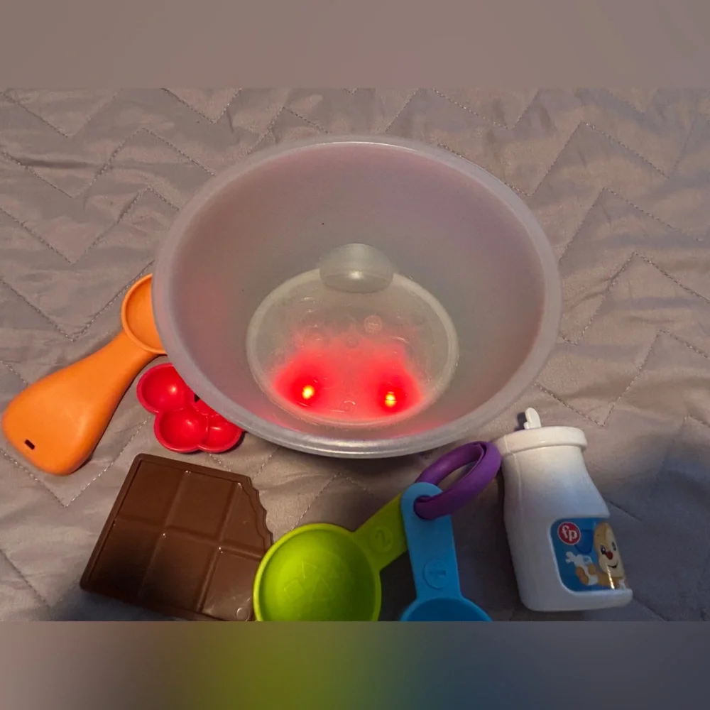 Fisher-Price Laugh & Learn Magic Color Mixing Bowl - Picture 3 of 3